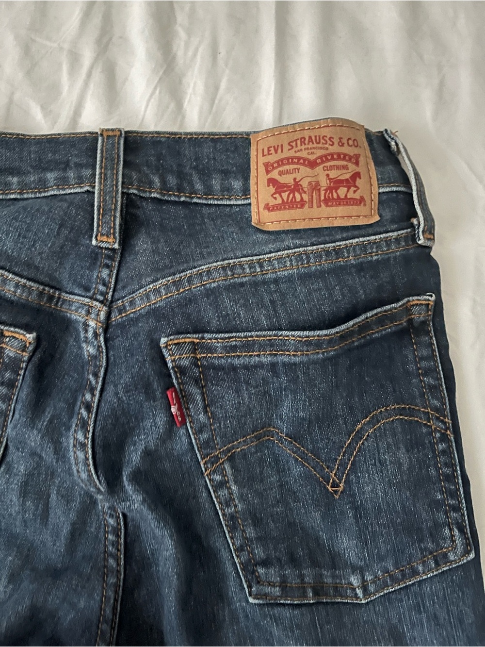 Levi's women’s Blue Denim Jeans - Classic Back Pocket Style